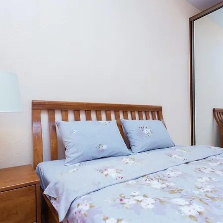 On Yakuba Kolosa Center Apartment