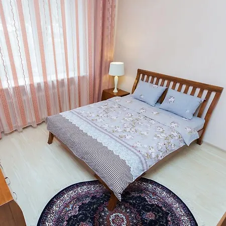 On Yakuba Kolosa Center Apartment *