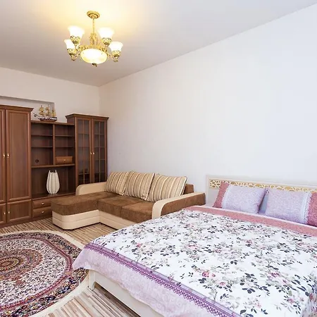 Apartment On Yakuba Kolosa Center